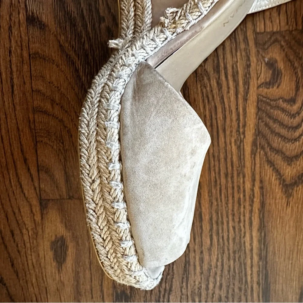 Stuart Weitzman elegant espadrille